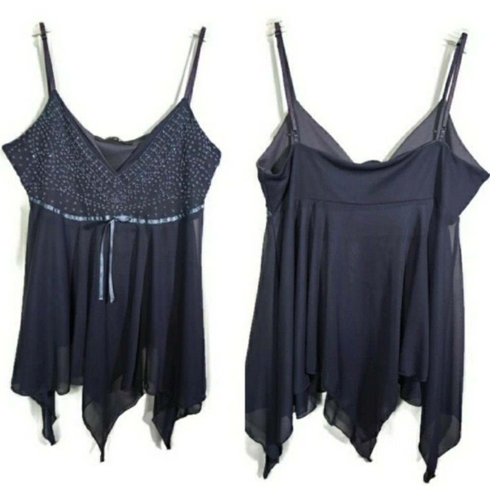 Rampage • Beautiful Intricate Design Top M